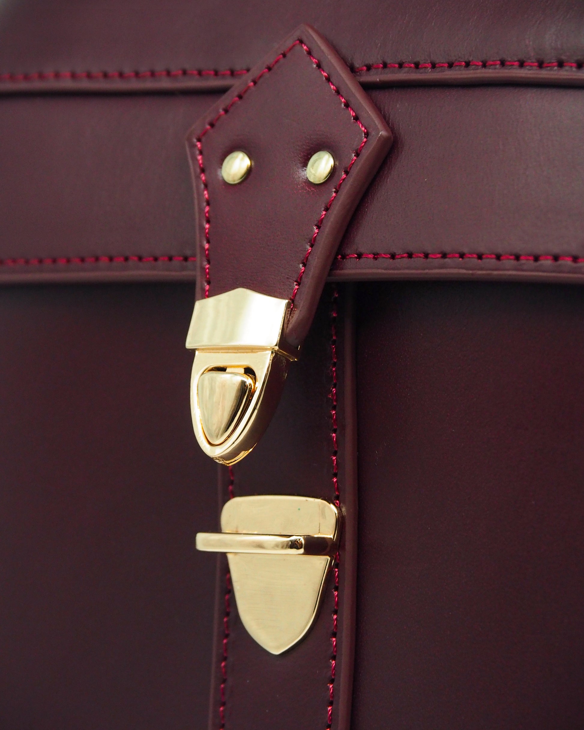 Duo Wine Carrier (Burgundy Lamma Belly)